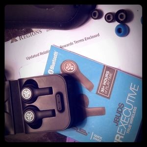 JBLAUDIO EXECUTIVE series wireless earbuds,